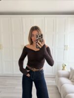 Brown shoulders open gathered