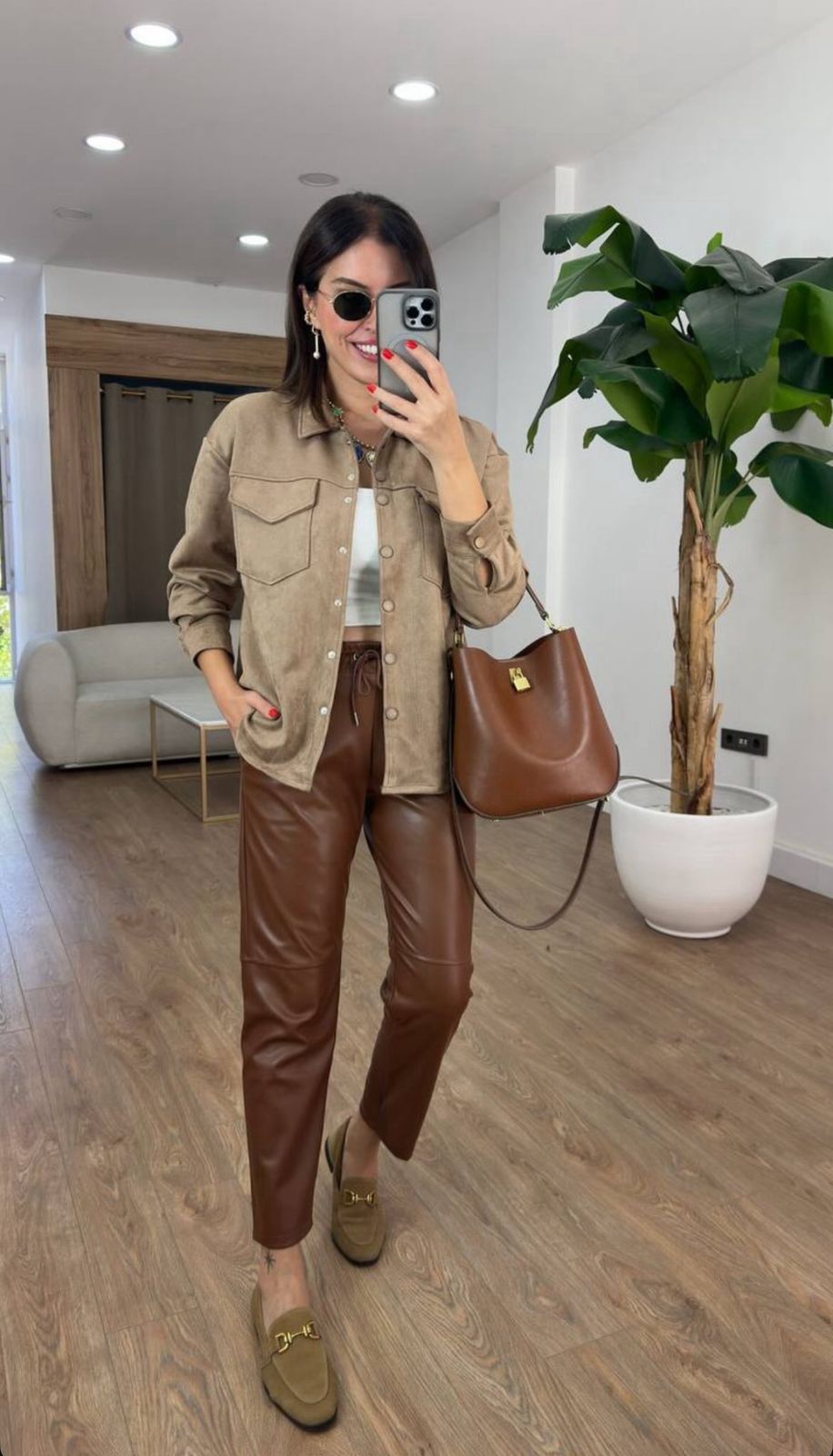 WhatsApp Image 2025-11-20 at 3.56.18 PM The Sleek Ankle leather—Camel - Image 1