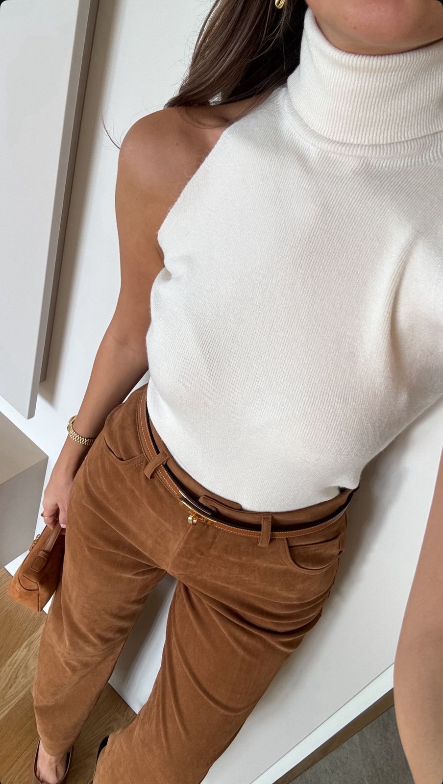 WhatsApp Image 2025-11-21 at 2.31.53 PM Sleeveless Turtleneck Knitwear - Ecru - Image 1