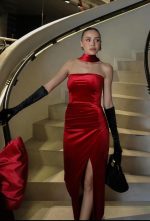 RED SHAWL DETAILED SLIT VELVET DRESS - Image 3