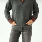 Grey -brown neck jeans