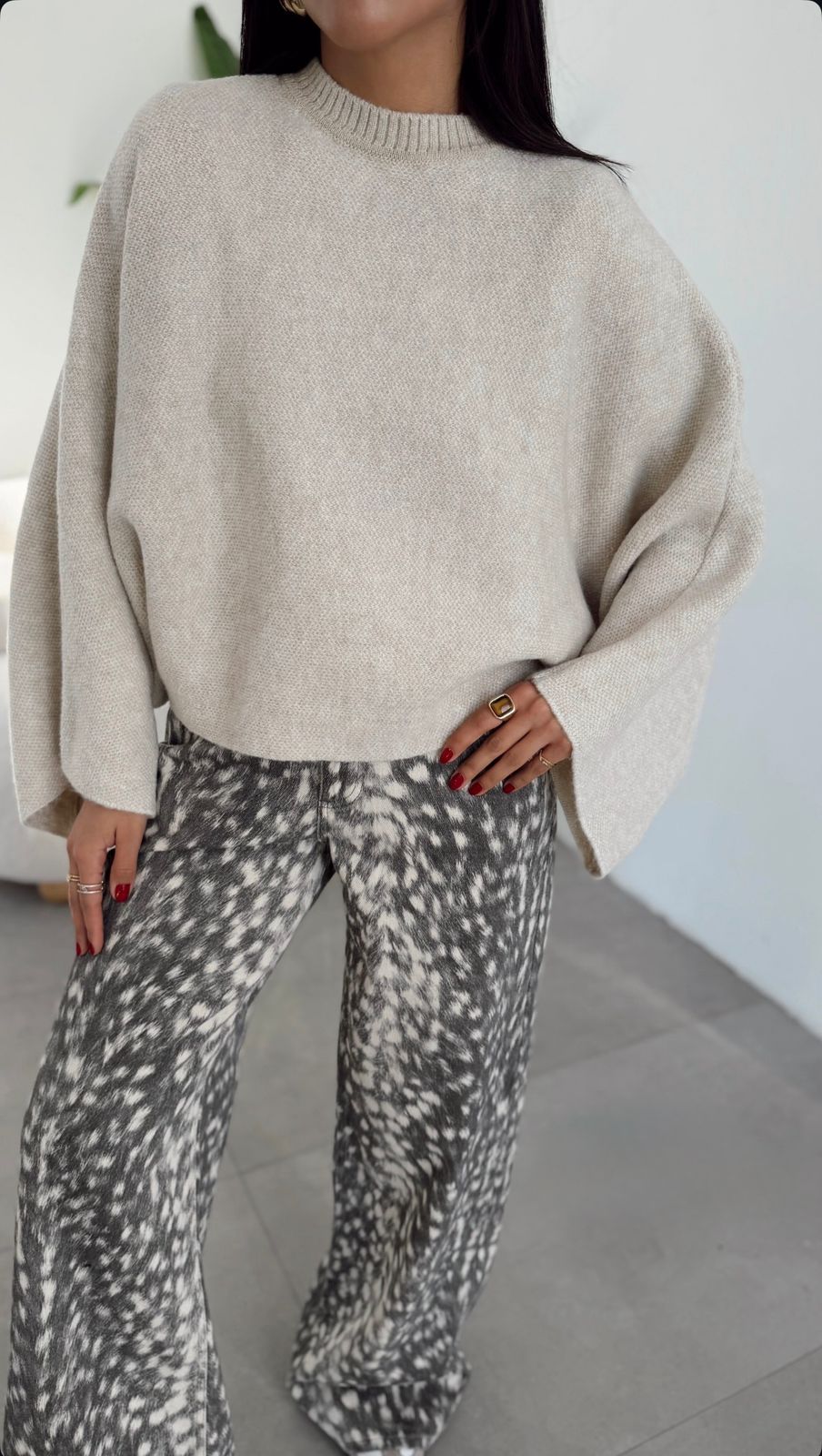 06acc626-286c-4c0f-a6fd-35c70003d576 Beige Knit Sweater - Image 1