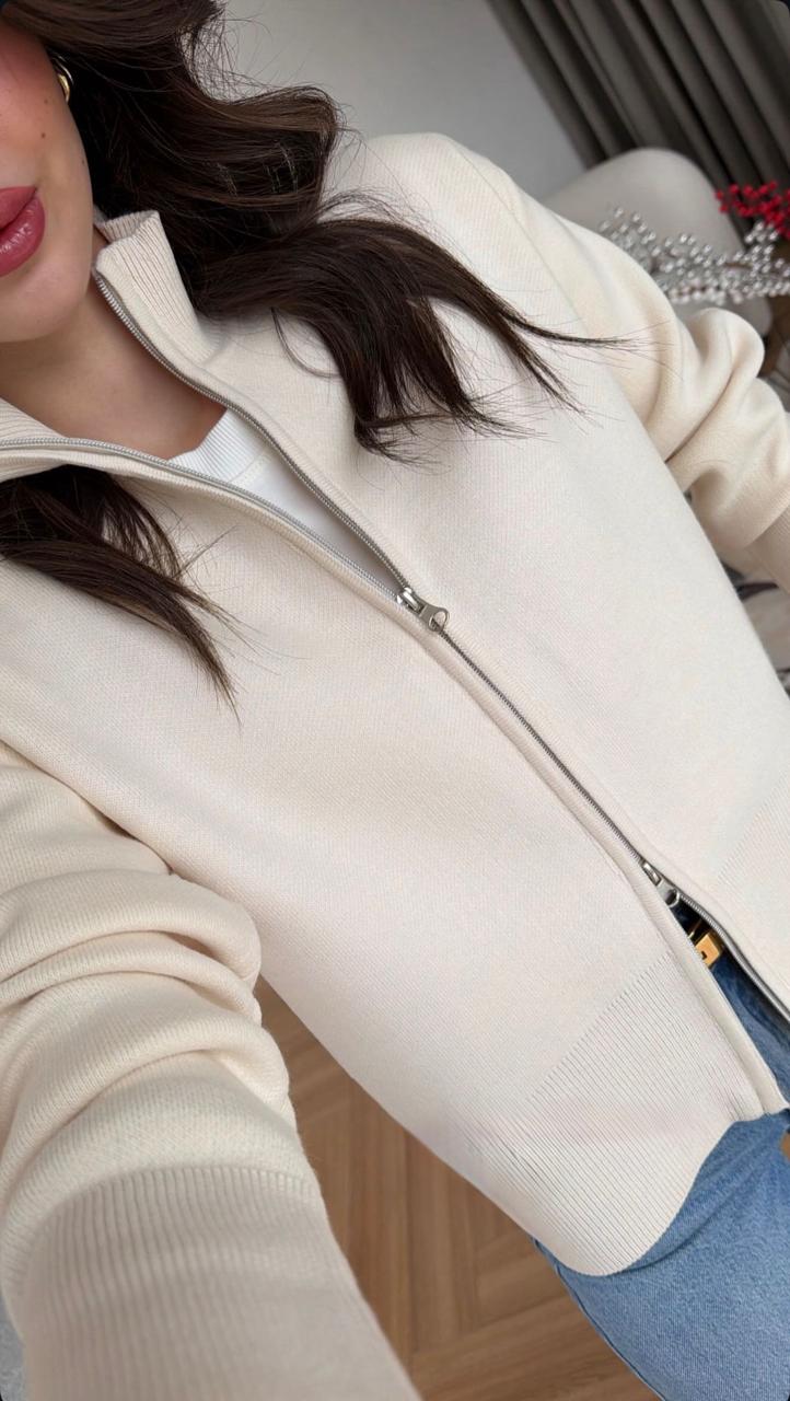 186450eb-b844-4718-ad12-d9b7a3cd5f1e Zippered off white cardigan - Image 1
