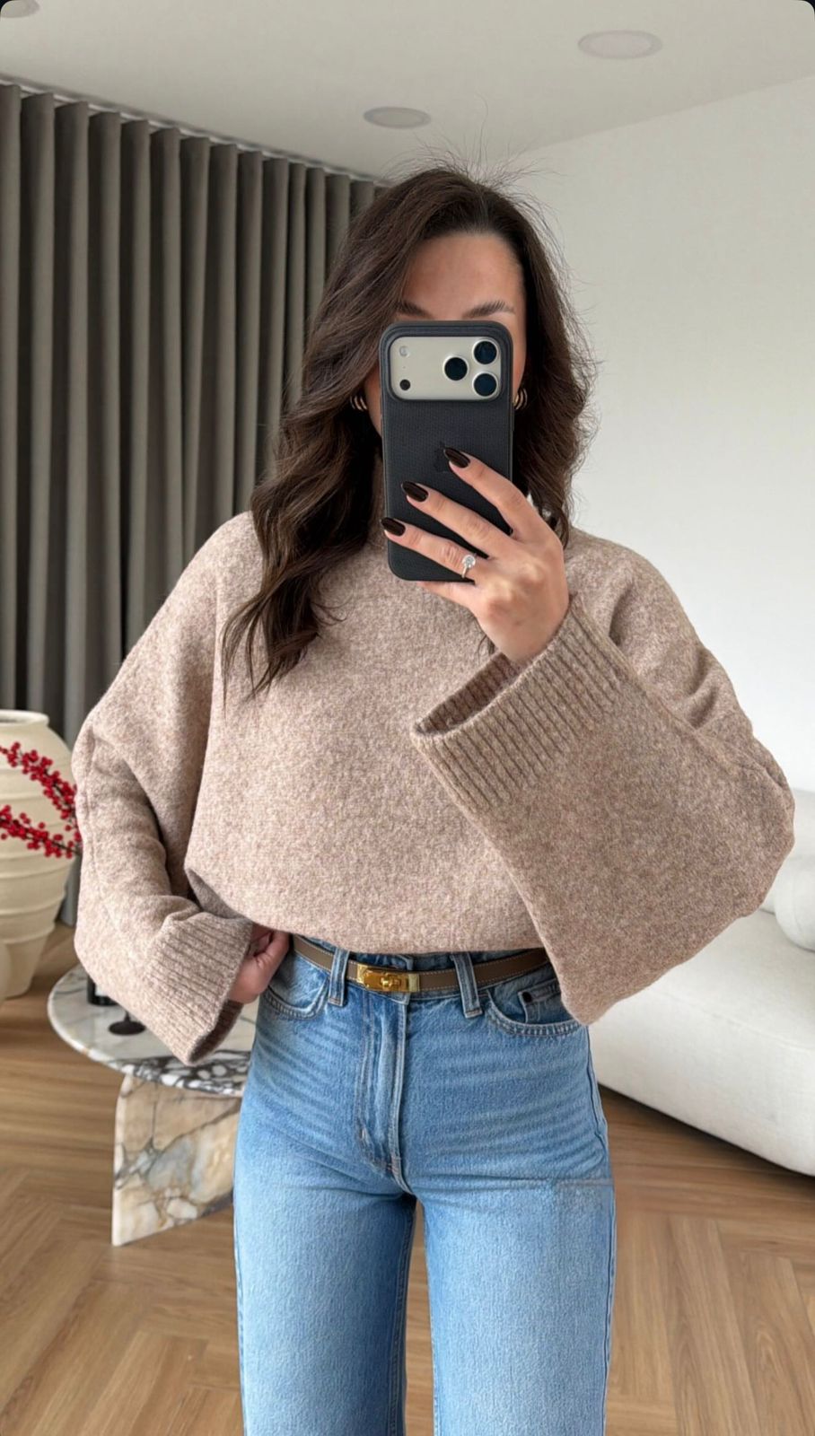 853bc97d-ba66-4c06-a919-99fc37c46385 Soft beige knit - Image 1