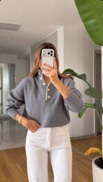 Buttoned V-Neck Knit grey