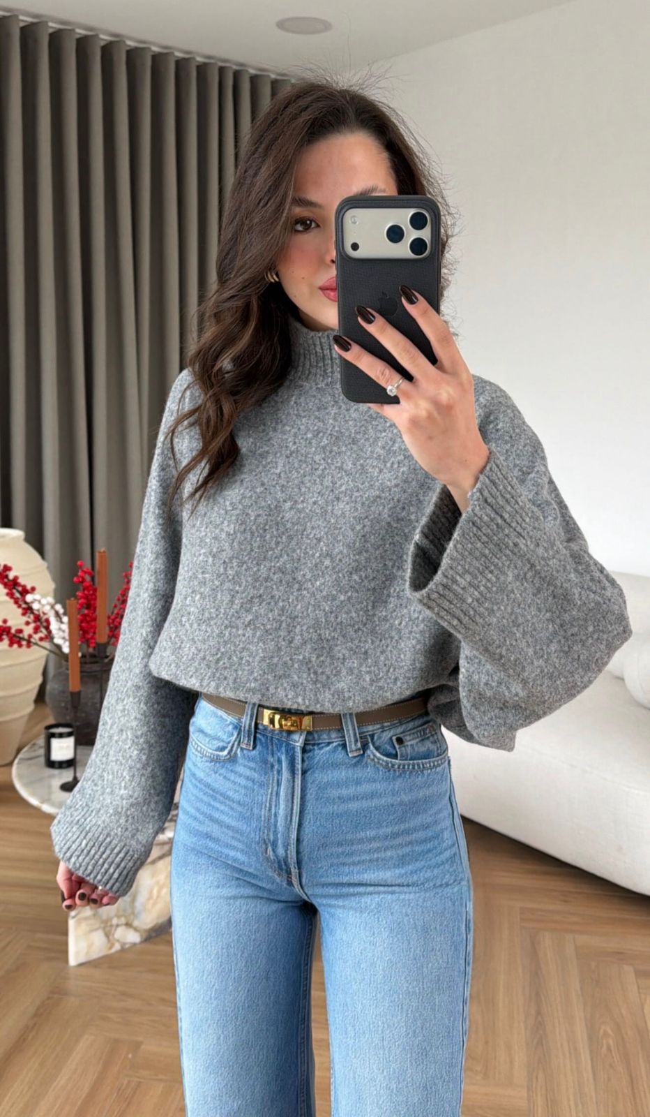 f9ba6e46-ddbf-4689-92c9-fd796cc94d10 Soft Grey knit - Image 1