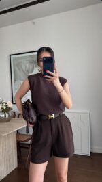 Sleeveless Brown Knit Vest - Image 2