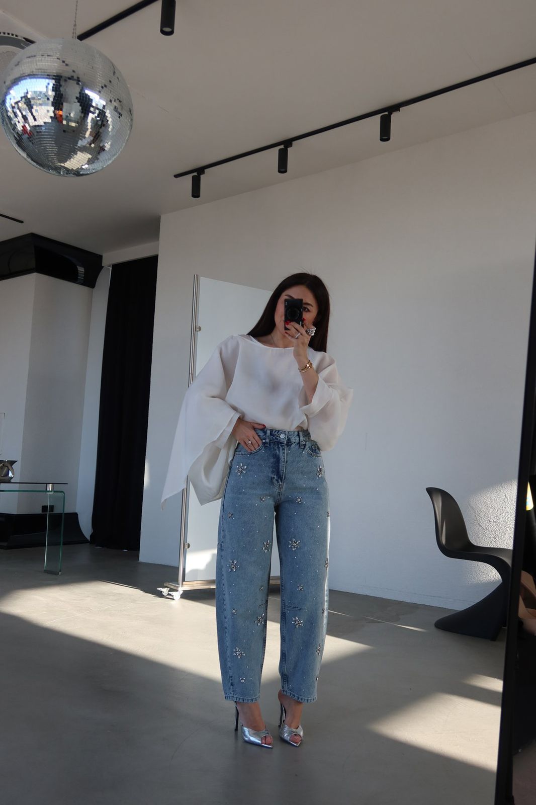 18fffecf-5de1-40c5-b153-64e4b1cc2f3e Embellished Jeans - Image 1