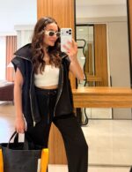 Black Sleeveless Zip Hoodie and Pants Set - Image 3