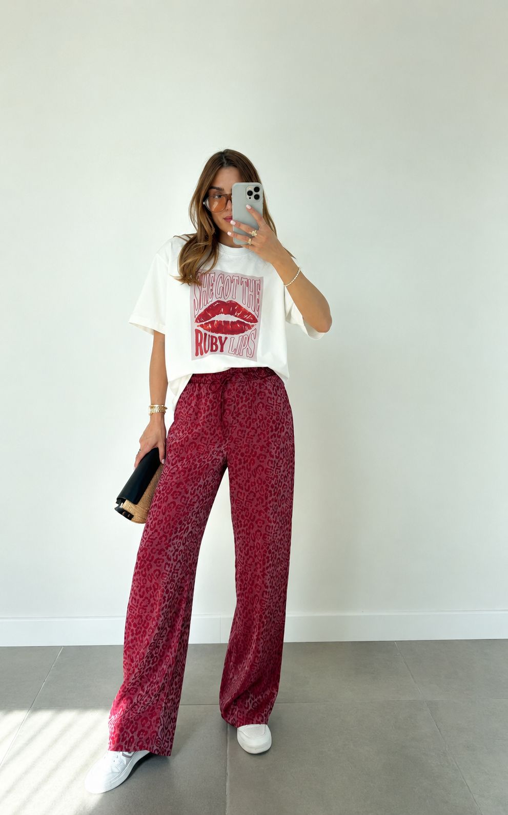 ef1cacbe-c9e0-4913-abb6-d8421479fb27 White Ruby Lips Graphic T-Shirt - Image 1